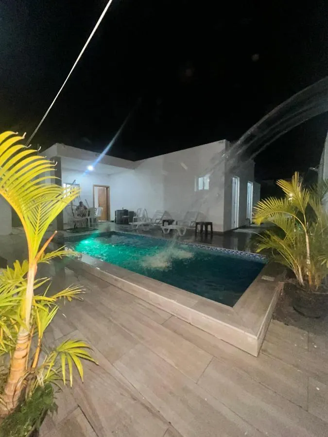 Villa Con Piscina Y Jacuzzi En Punta Cana